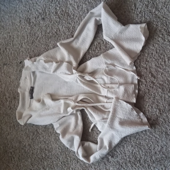 Beige Ruffle Crop Top - Picture 2 of 4